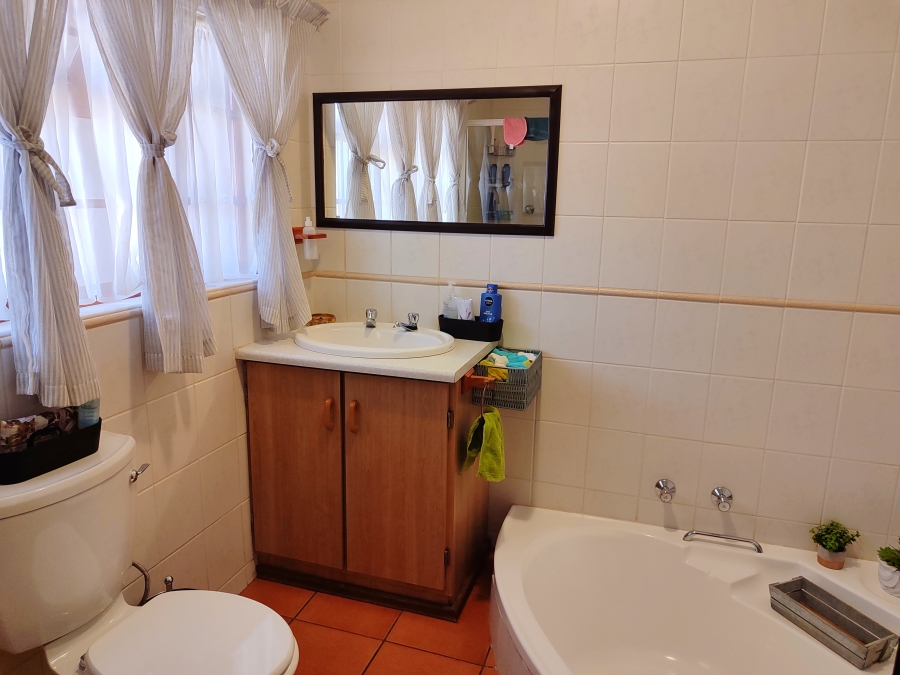 3 Bedroom Property for Sale in Wilkoppies North West